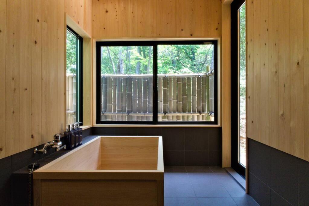 Hinoki No Ie - Cottage With Natural Hot Spring In A Cypress Bathtub Shika Exterior foto